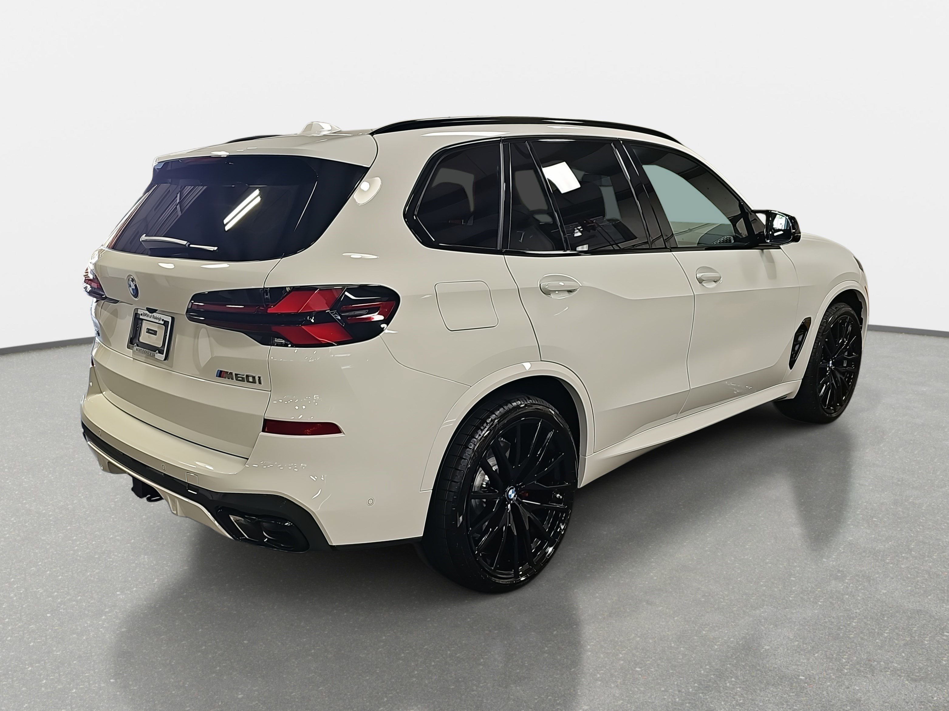 New 2026 BMW X5 M60i image 5