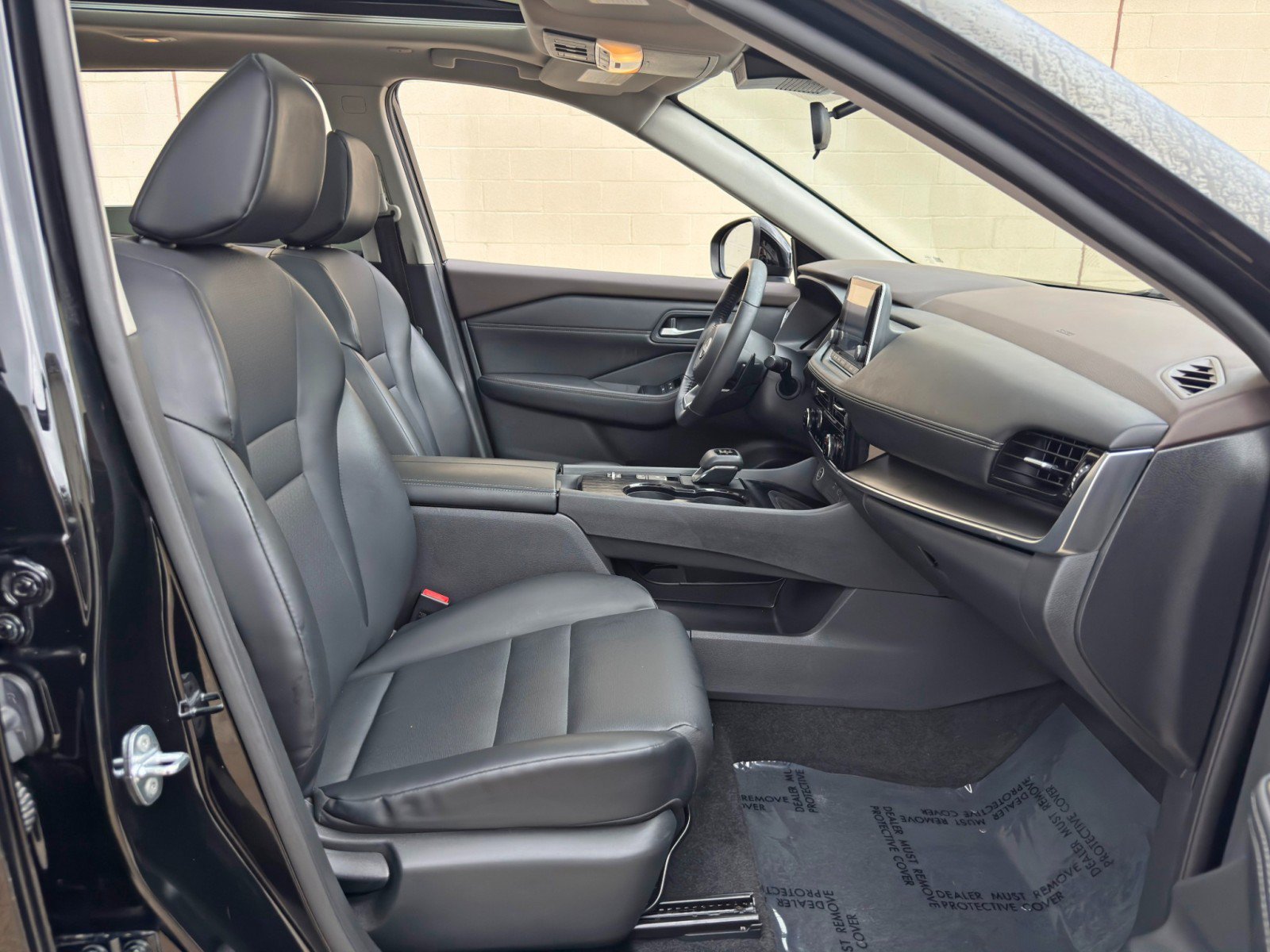 Used 2022 Nissan Rogue SV w/ SV Premium Package FWD image 15