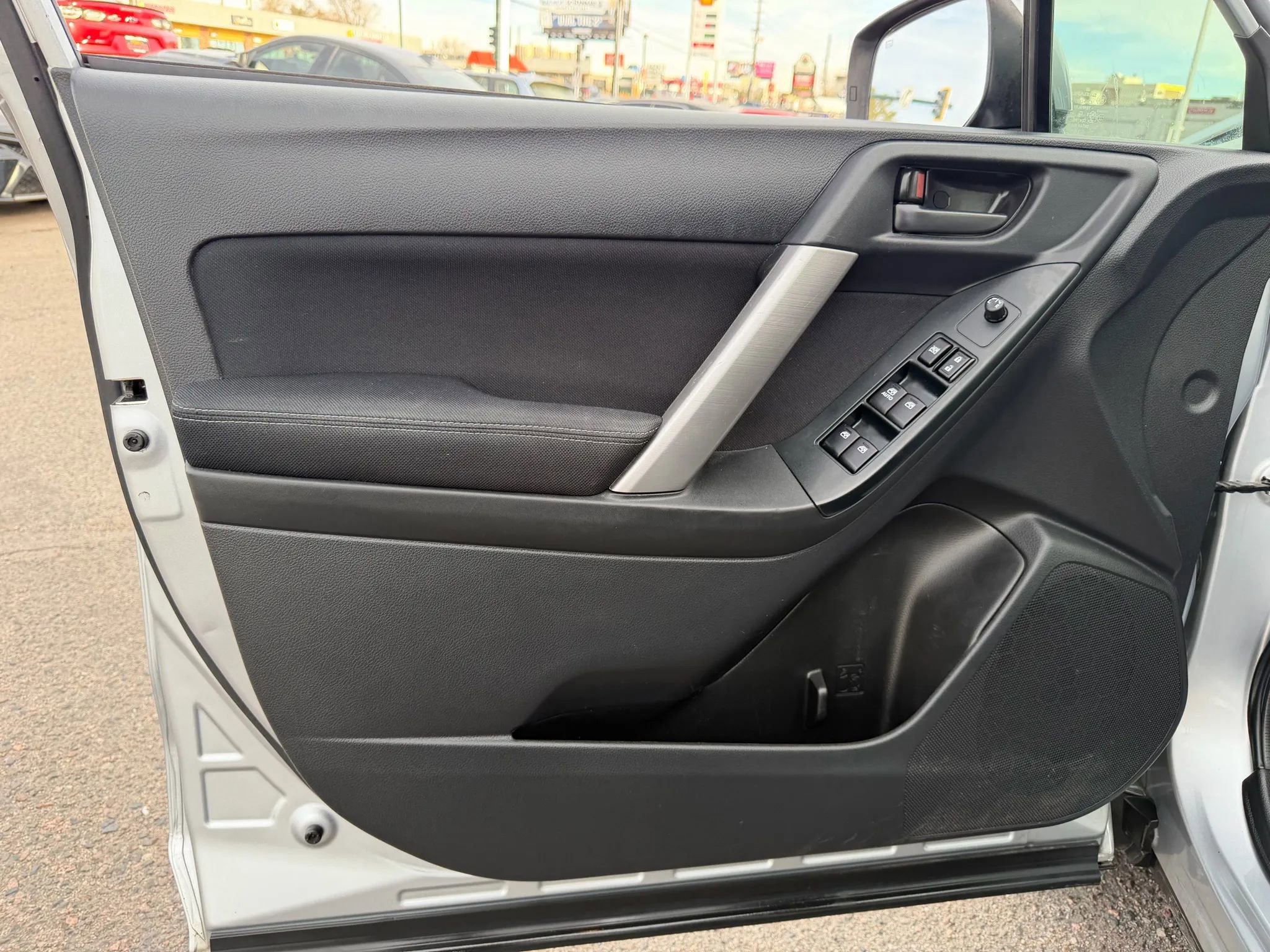 Used 2015 Subaru Forester 2.5i Premium w/ All-Weather Package image 13