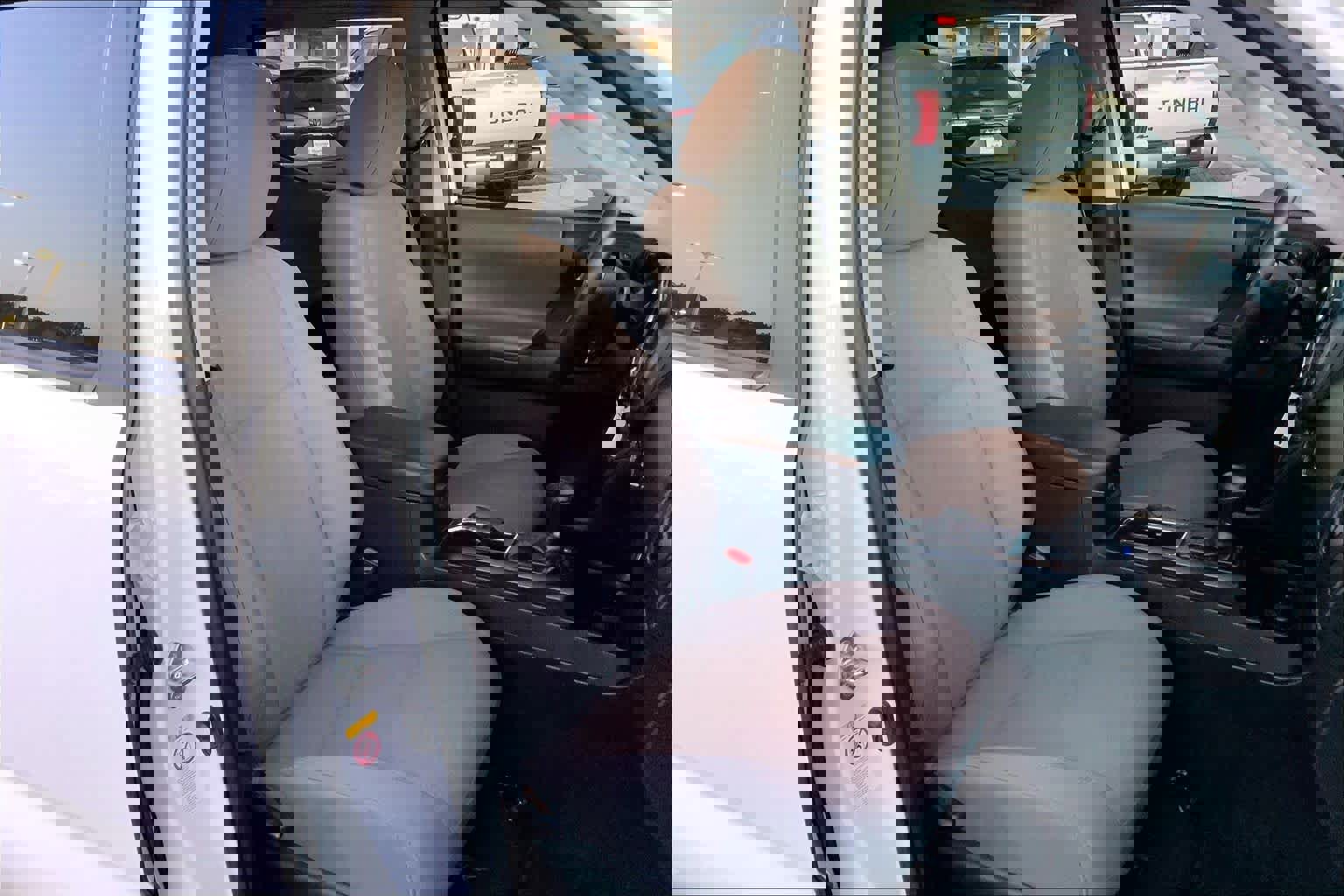 Used 2018 Toyota Tacoma SR image 8