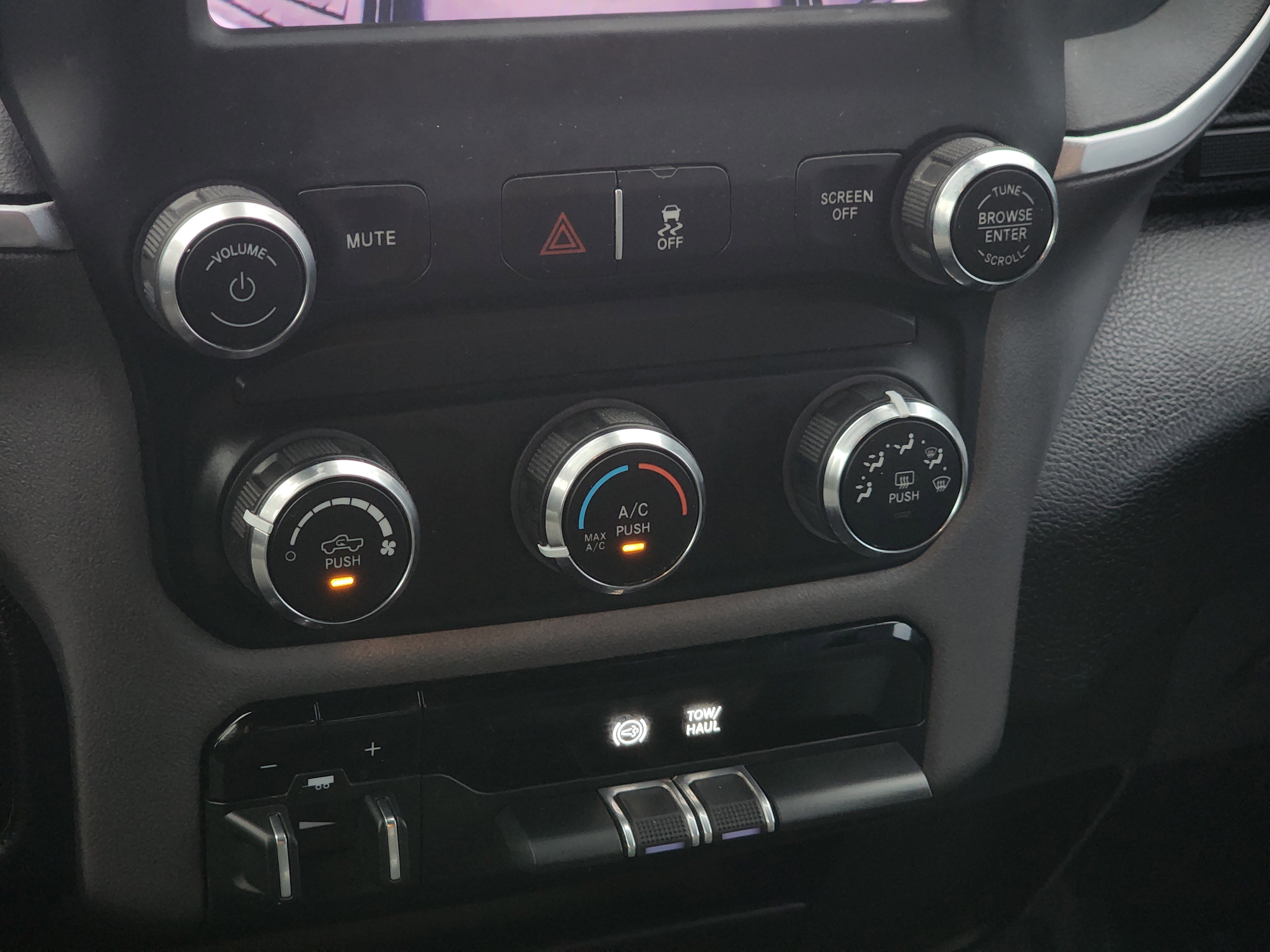 Used 2024 RAM 2500 Big Horn image 24