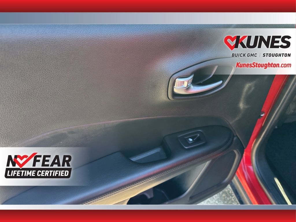 Used 2021 Jeep Compass Latitude FWD image 38