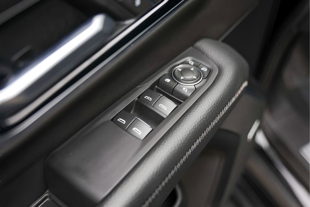 Certified 2025 GMC Yukon Denali image 24