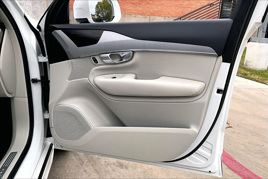 Used 2023 Volvo XC90 B5 Core w/ Climate Package image 25
