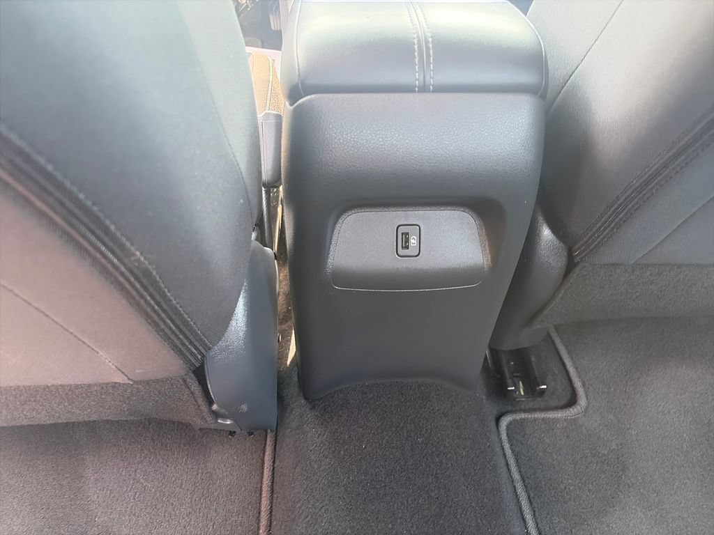Used 2025 Nissan Sentra SV FWD image 32