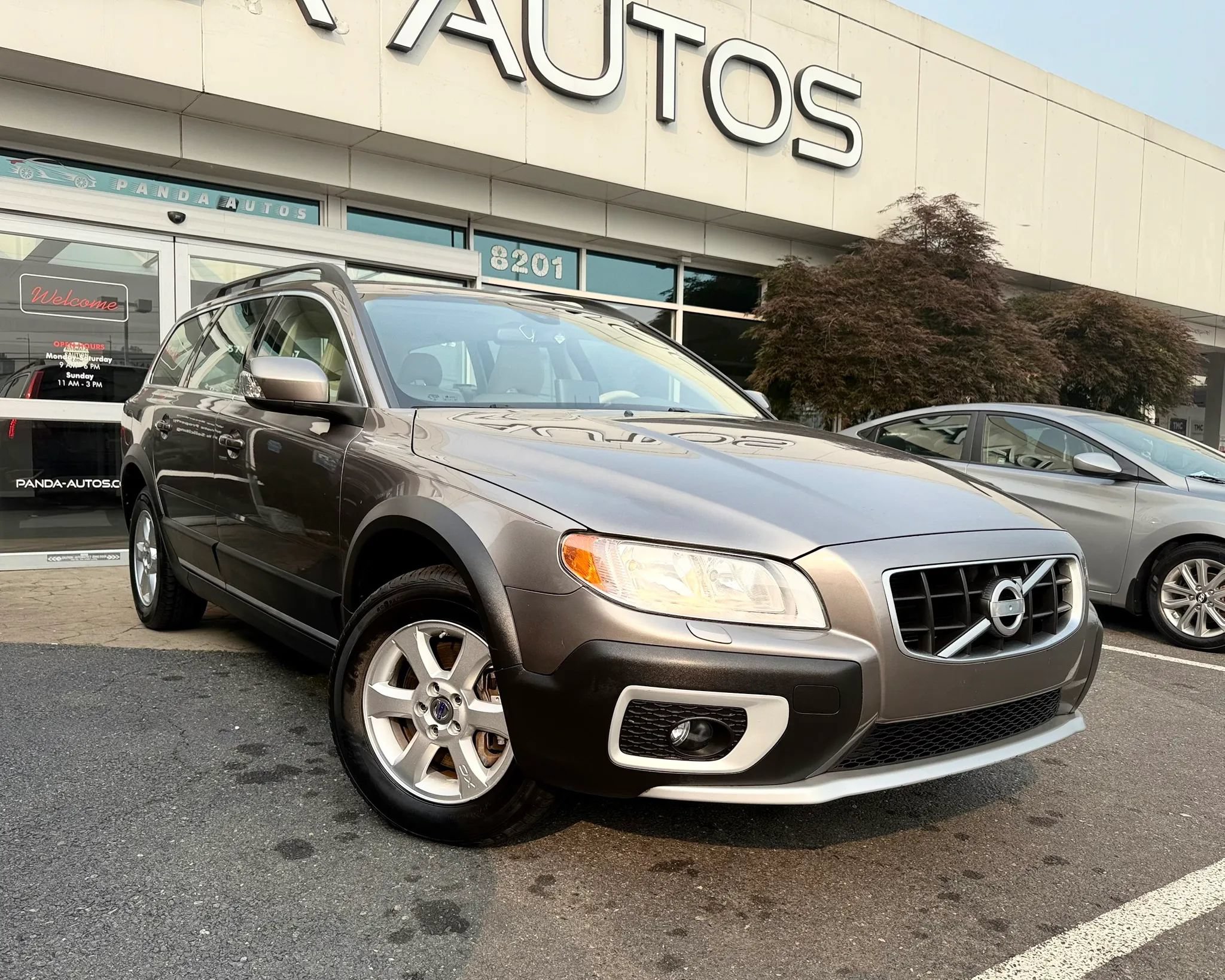 Used 2010 Volvo XC70 3.2 AWD/4WD image 1