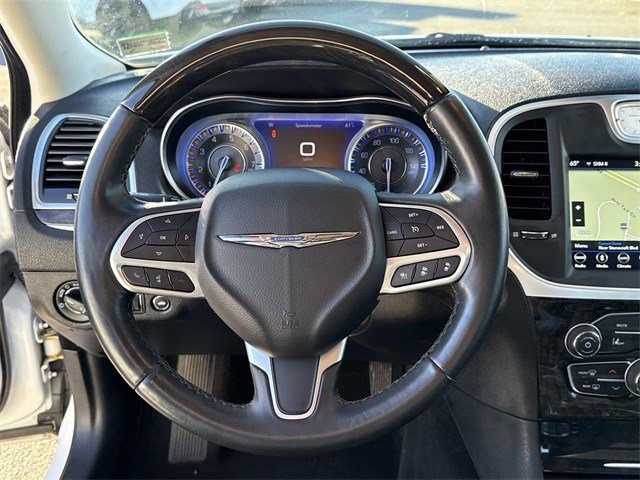 Used 2019 Chrysler 300 Limited w/ Safetytec Plus Group image 19