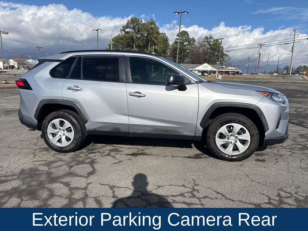 Used 2021 Toyota RAV4 LE image 8