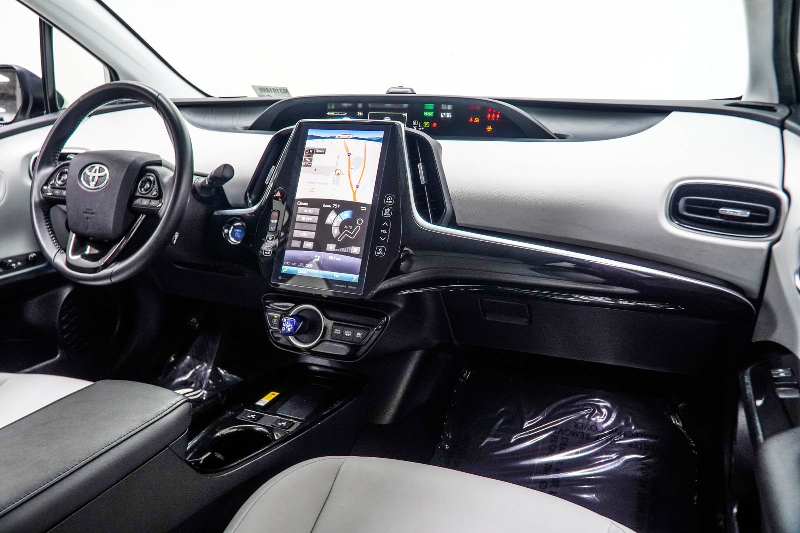 Used 2021 Toyota Prius Prime XLE FWD image 21