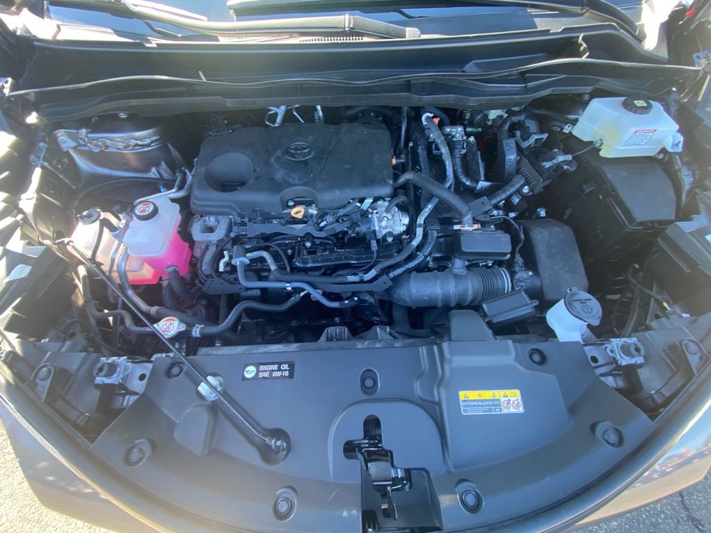 Used 2024 Toyota Sienna XLE FWD image 16