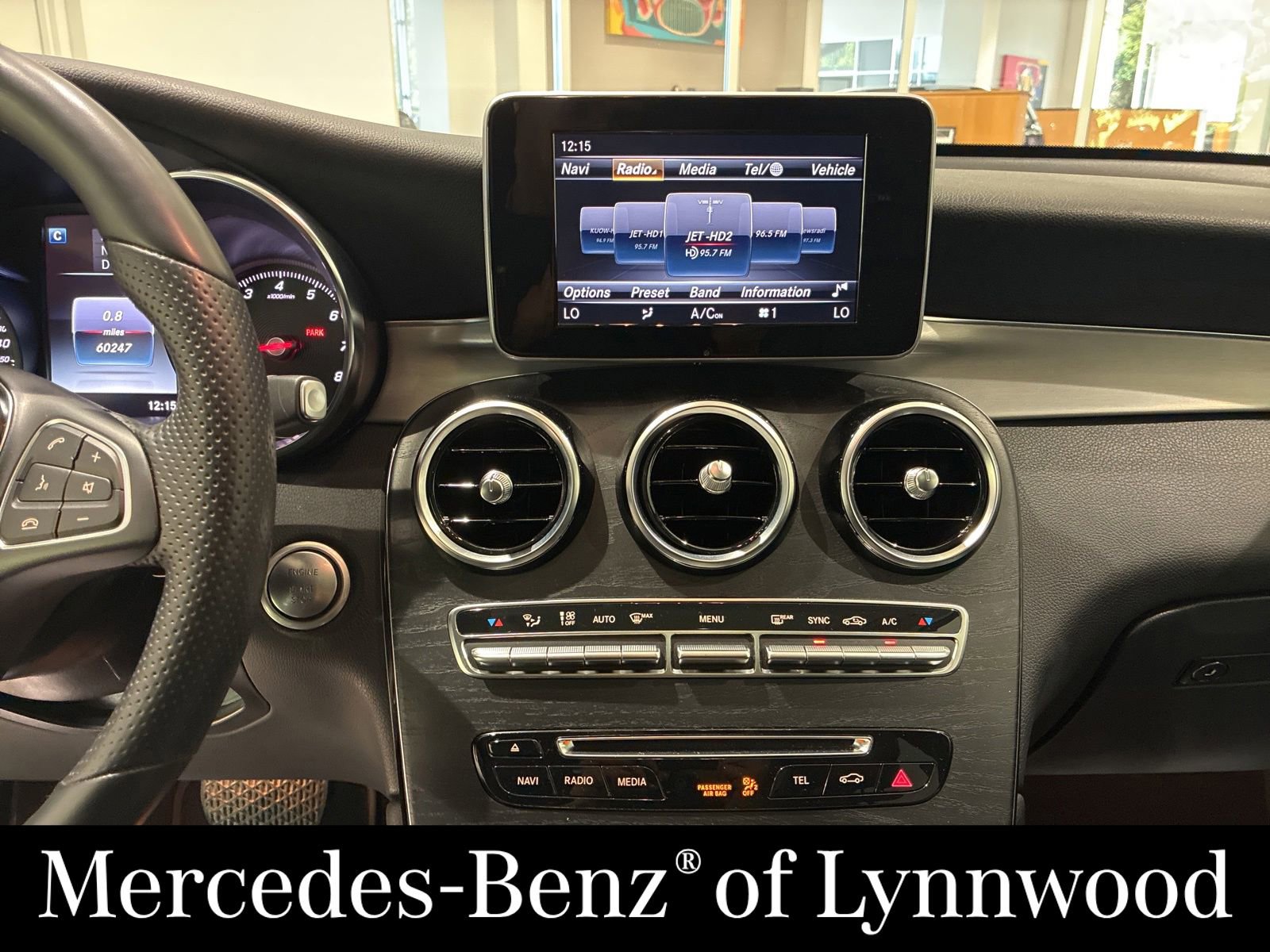 Used 2019 Mercedes-Benz GLC 300 4MATIC image 23