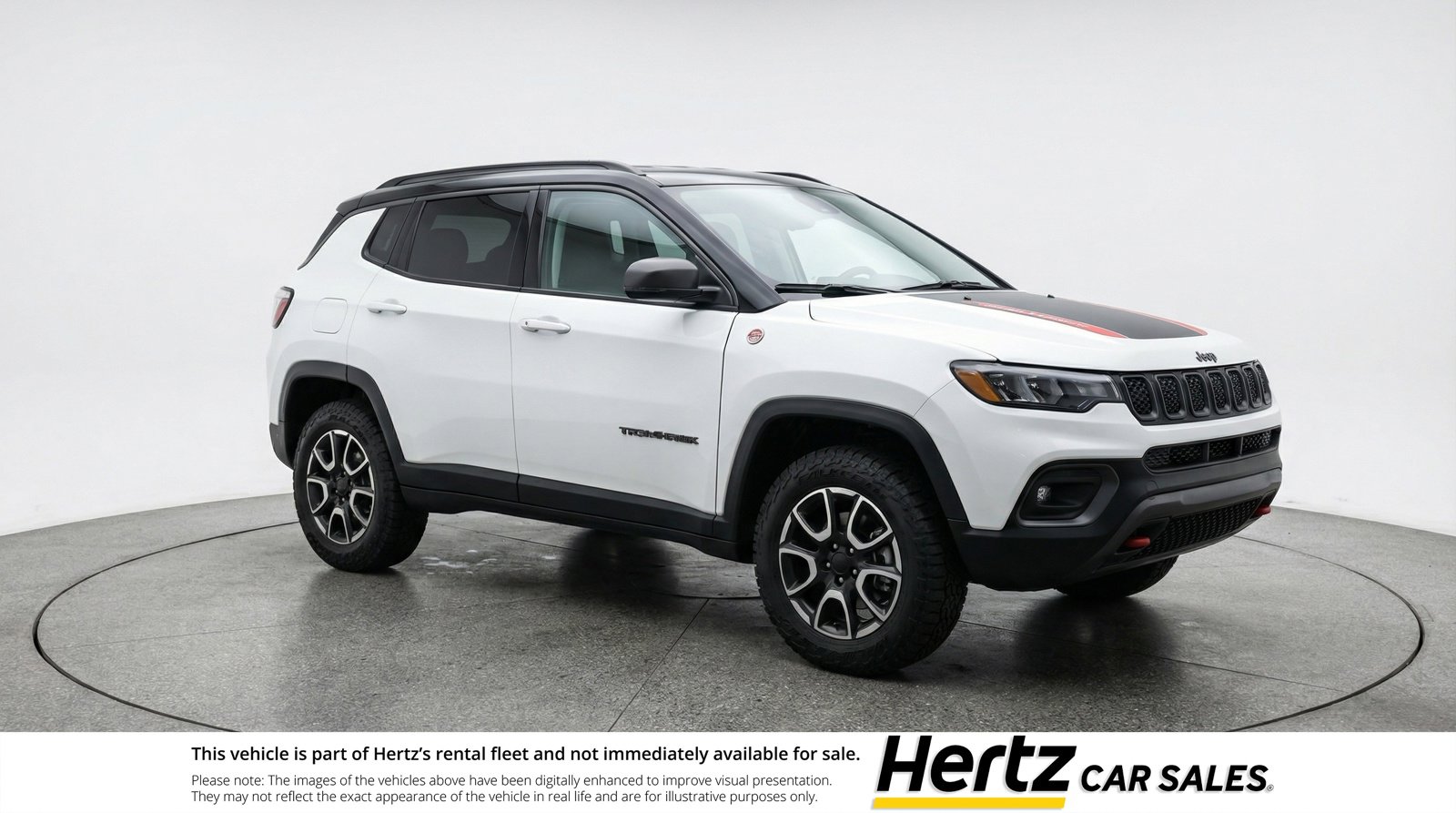 Used 2025 Jeep Compass Trailhawk image 1