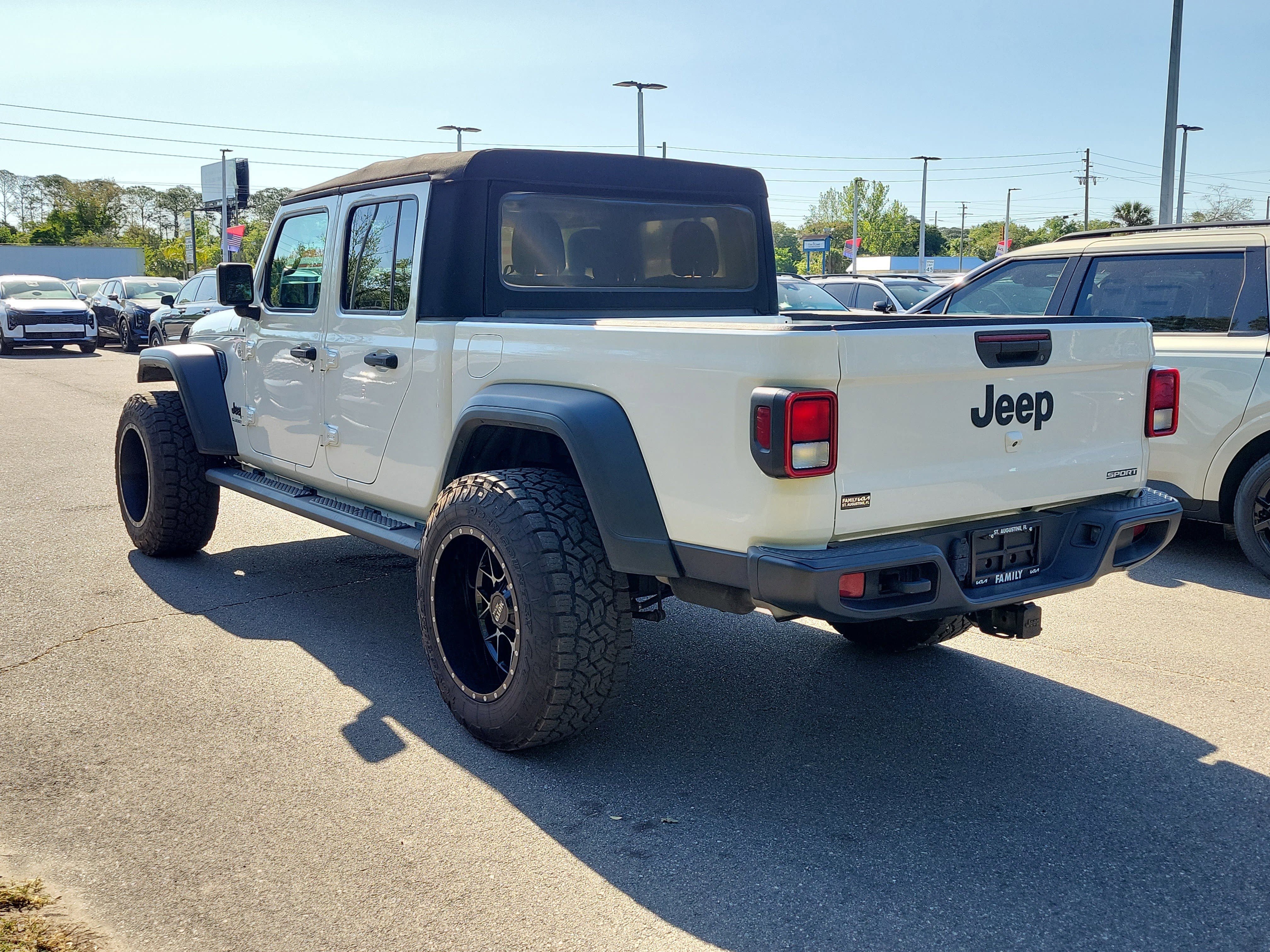 Used 2020 Jeep Gladiator Sport w/ Quick Order Package 24S AWD/4WD image 4