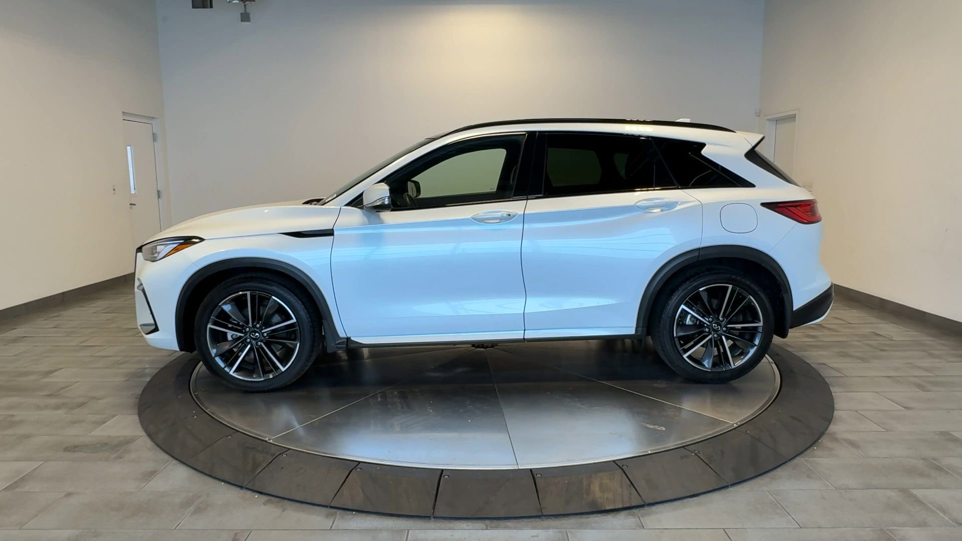 Certified 2025 INFINITI QX50 Sport image 5