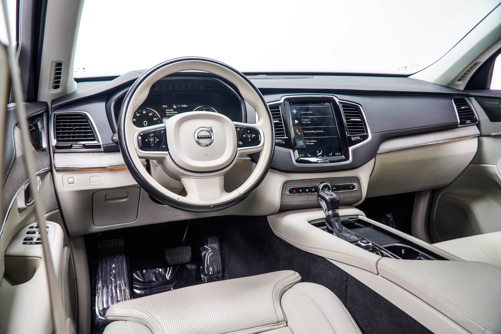 Used 2021 Volvo XC90 T6 Inscription w/ Protection Package Premier AWD/4WD image 16