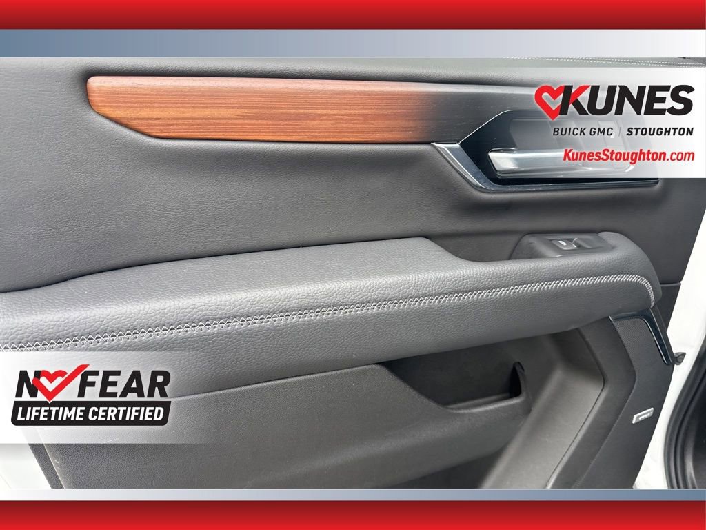 Used 2025 GMC Yukon XL Denali image 37