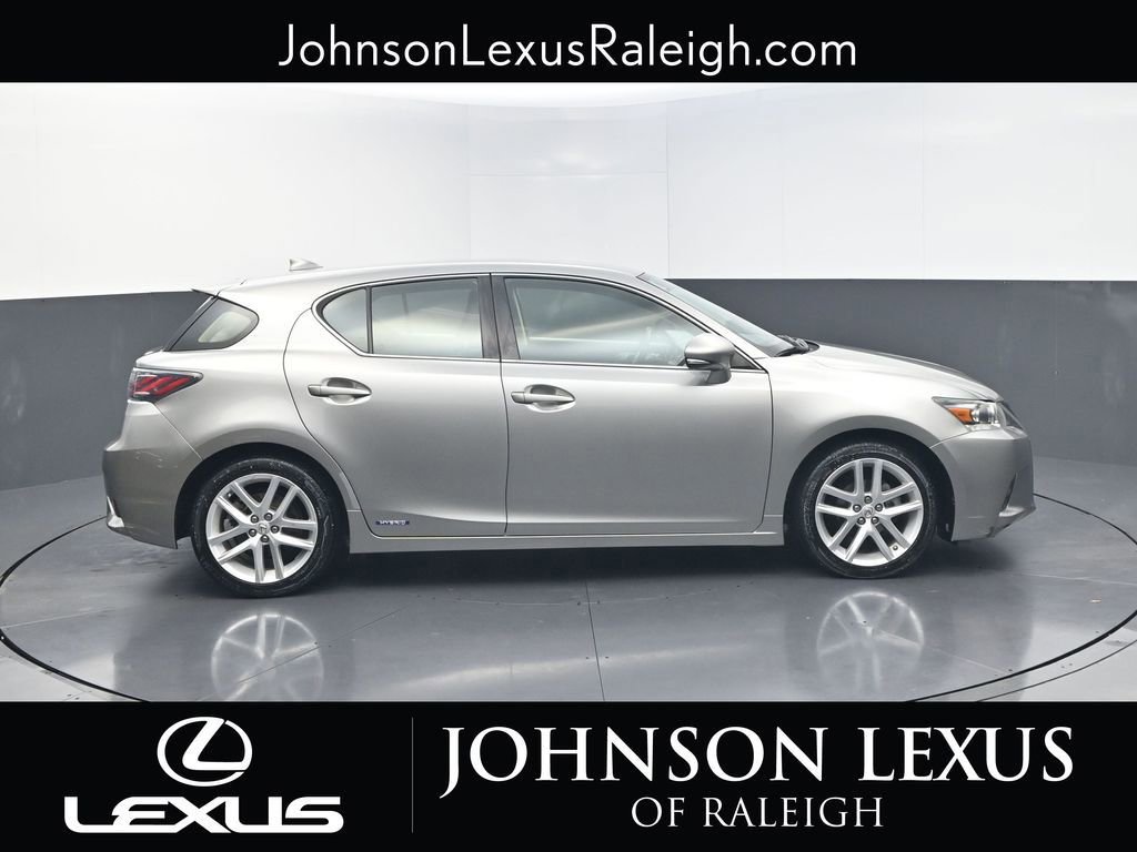 Used 2017 Lexus CT 200h image 6