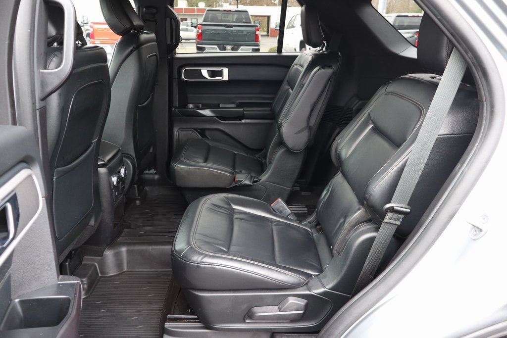 Used 2020 Ford Explorer XLT w/ Equipment Group 202A image 22