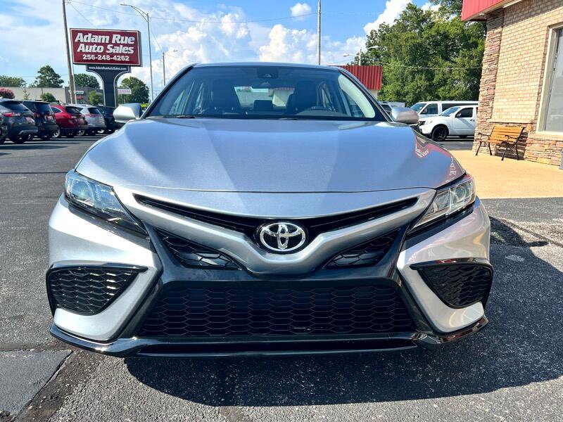 Used 2024 Toyota Camry SE image 3