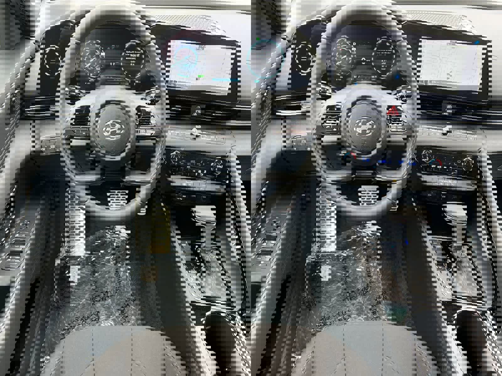 New 2025 Hyundai Elantra SEL image 15