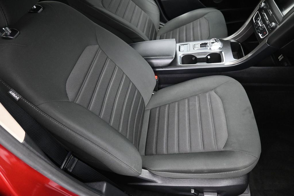 Used 2019 Ford Fusion SE FWD image 17