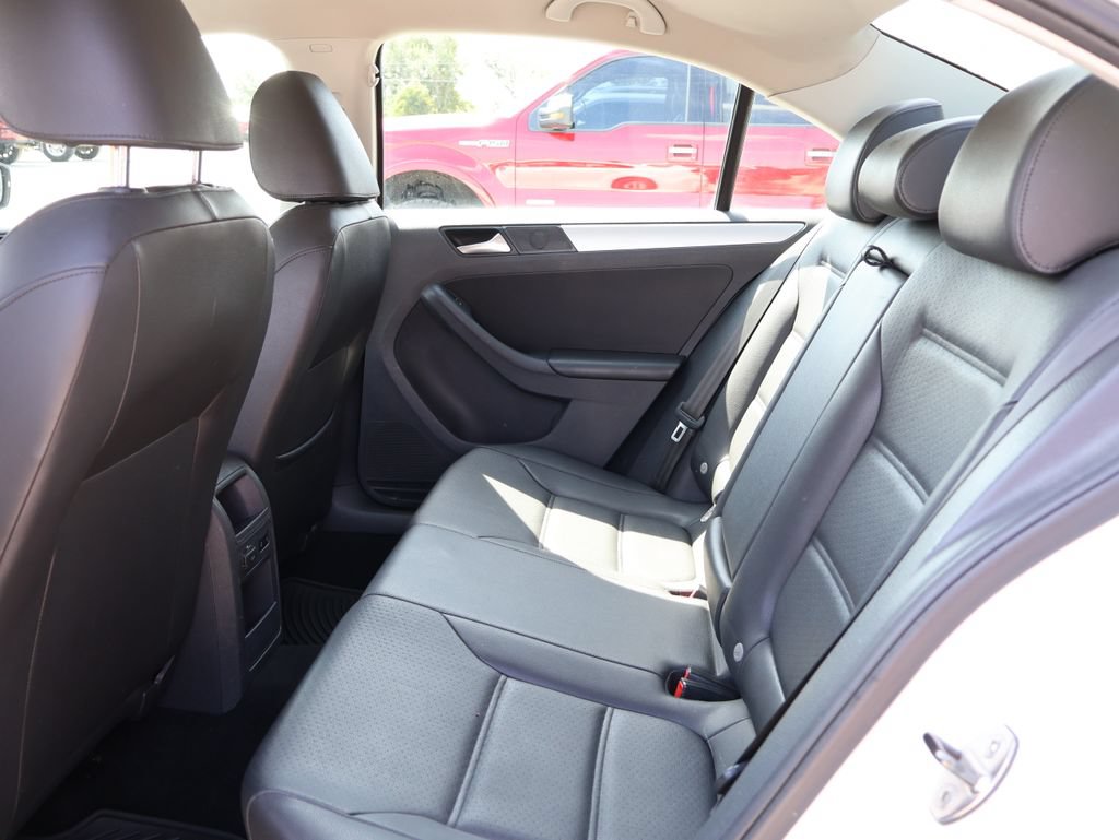 Used 2014 Volkswagen Jetta SE FWD image 16