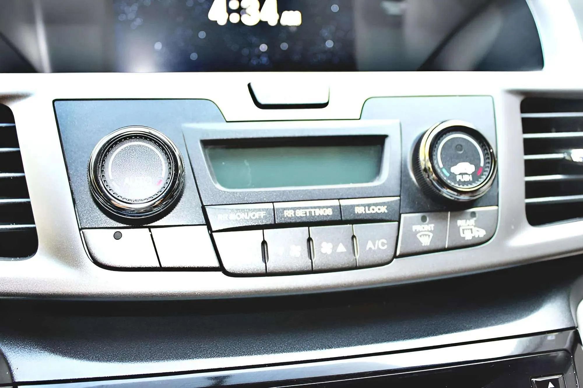 Used 2016 Honda Odyssey SE image 21