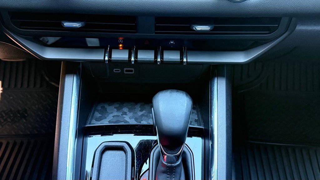 Used 2024 GMC Canyon Elevation w/ Convenience Package image 17