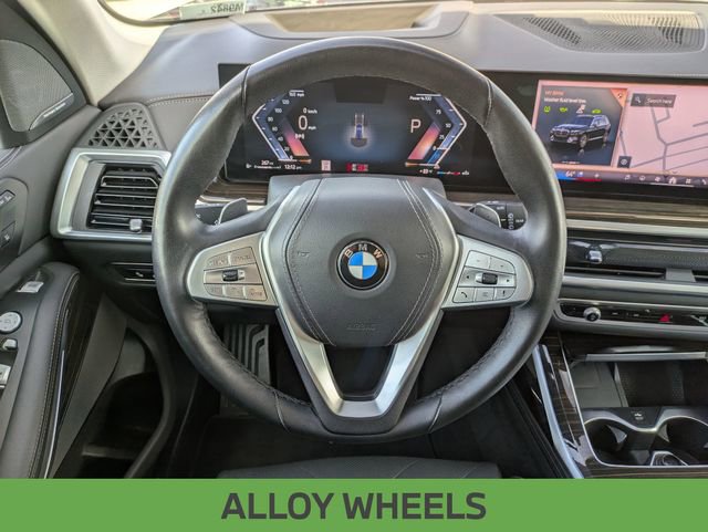 Used 2024 BMW X7 xDrive40i w/ Premium Package image 19