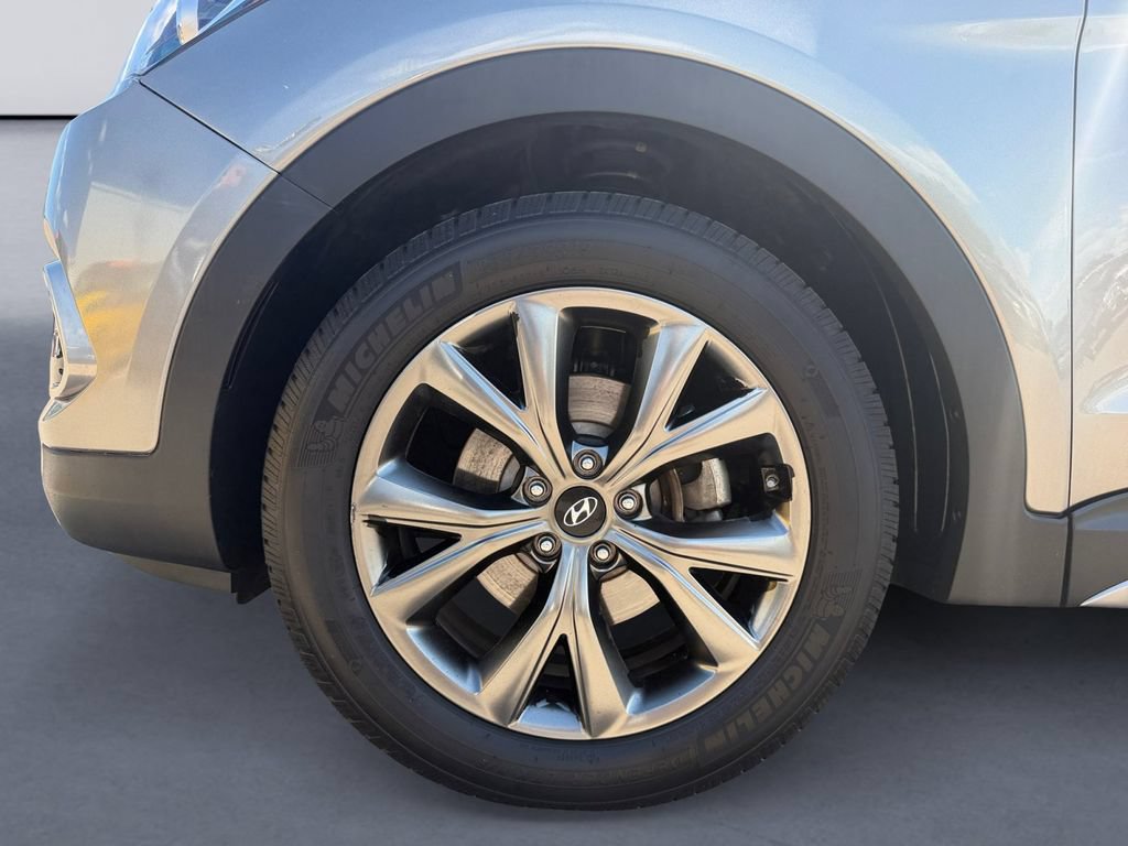 Used 2018 Hyundai Santa Fe Sport w/ 2.0T Ultimate Tech Package 05 FWD image 9