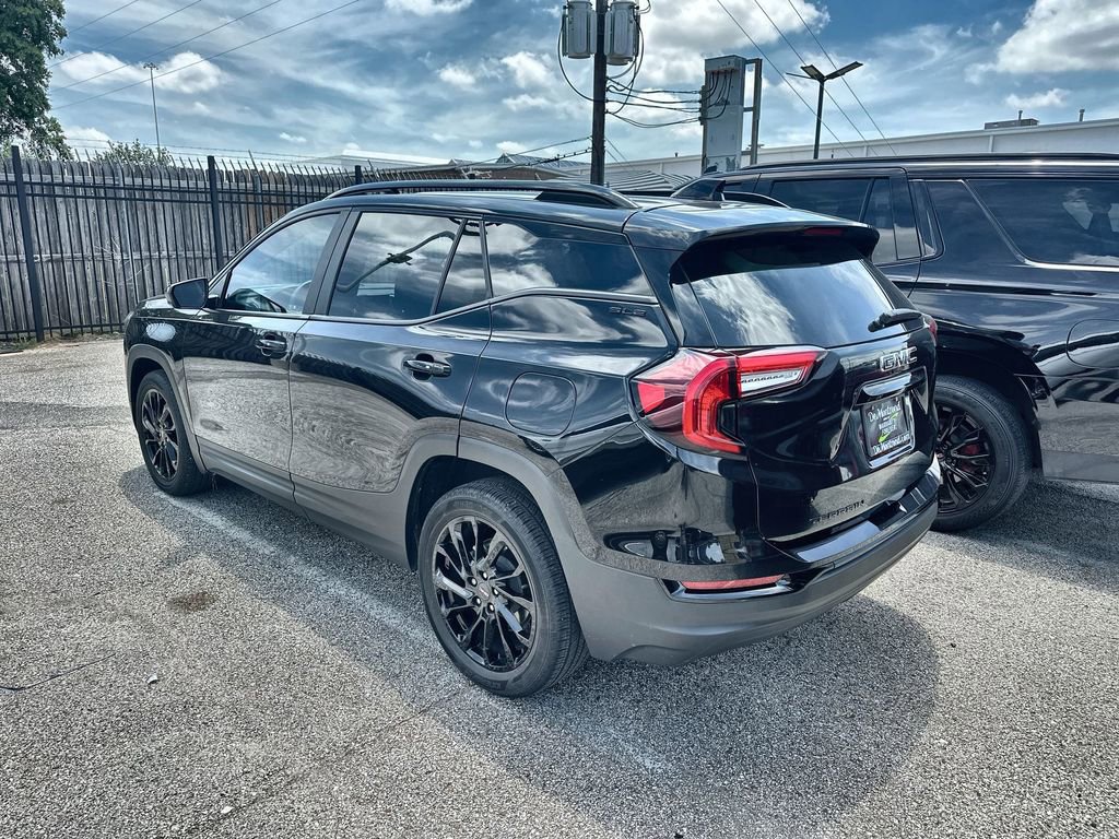 Used 2023 GMC Terrain SLE w/ Driver Convenience Package FWD image 3