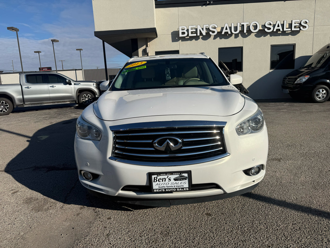 Used 2013 INFINITI JX35 AWD w/ Premium Pkg image 2