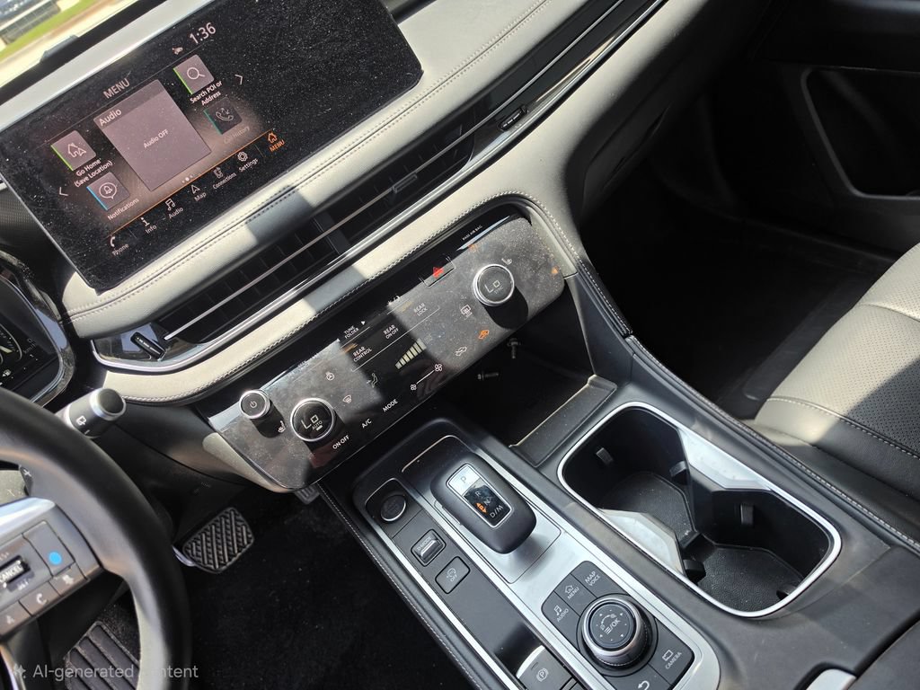 Used 2025 INFINITI QX60 Luxe AWD/4WD image 12
