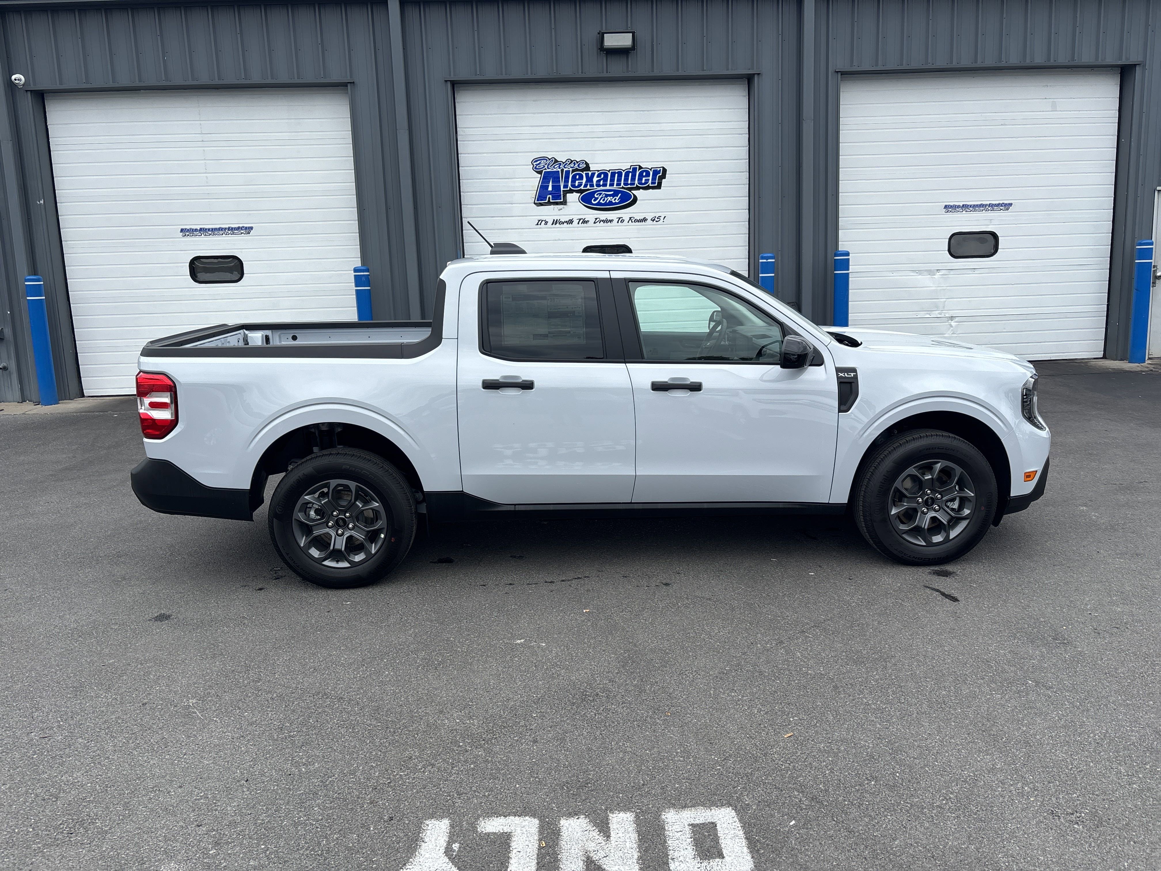 New 2025 Ford Maverick XLT w/ XLT Luxury Package image 2