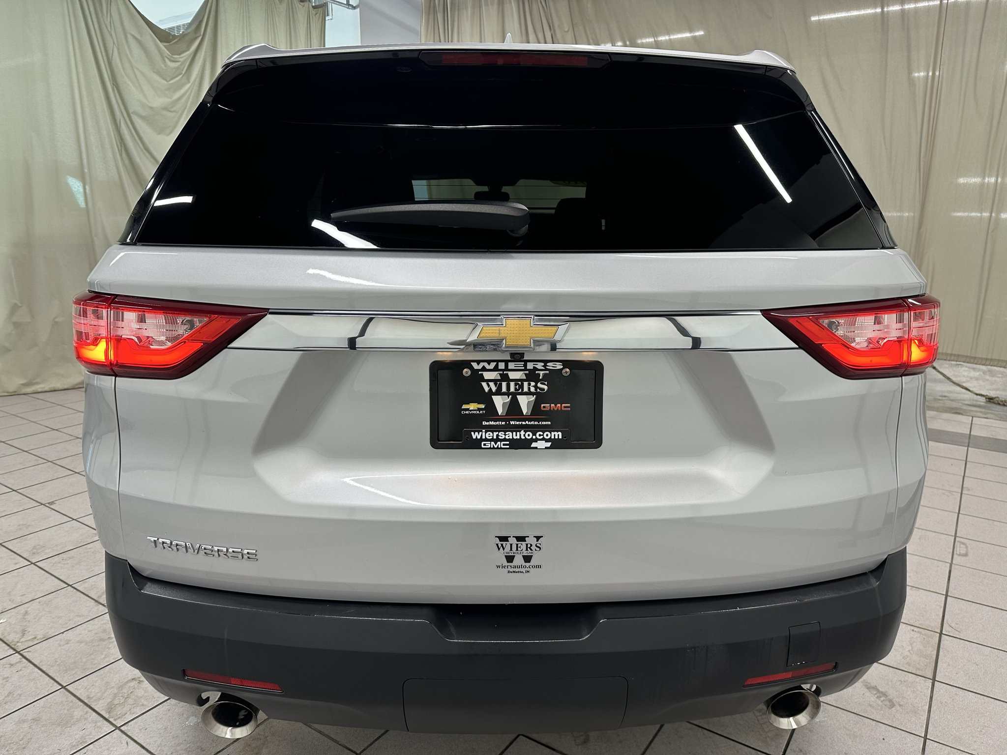 Used 2018 Chevrolet Traverse LS FWD image 6