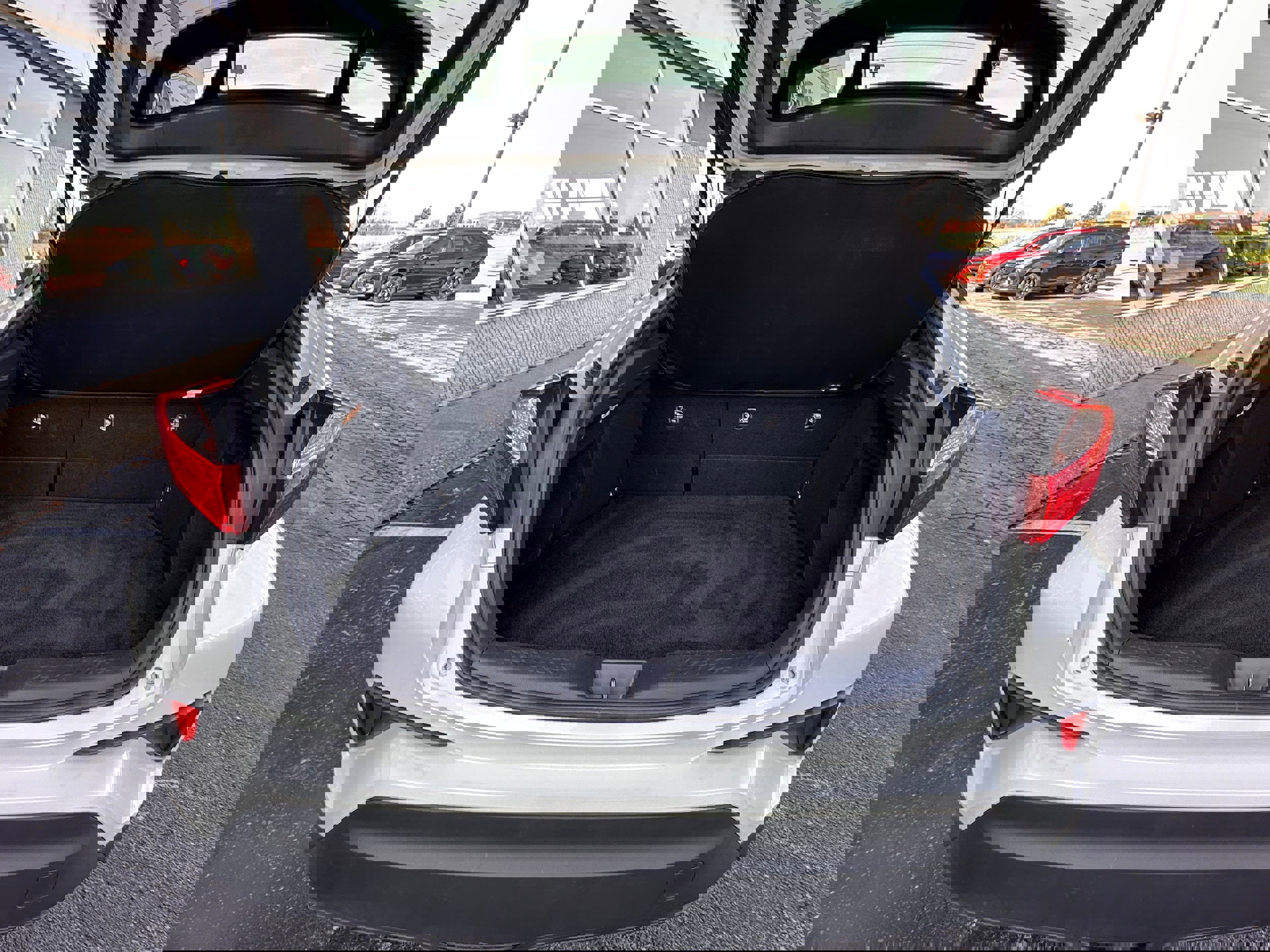 Used 2018 Toyota C-HR image 7