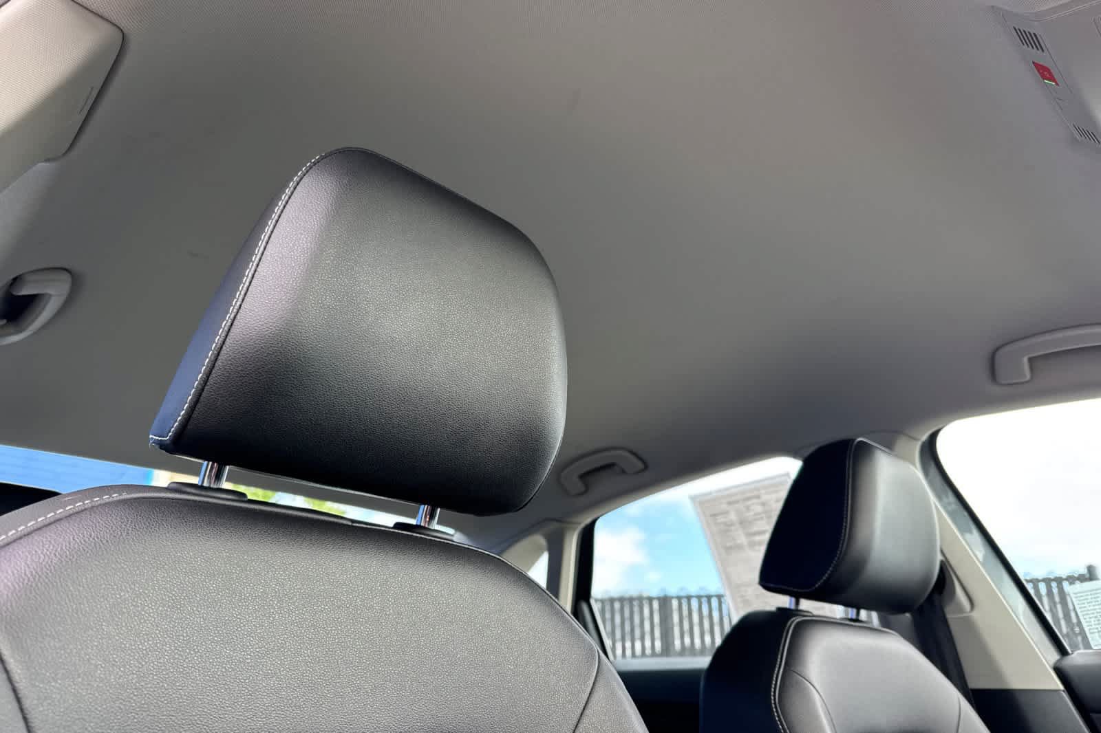 Used 2022 Volkswagen Jetta SE FWD image 17