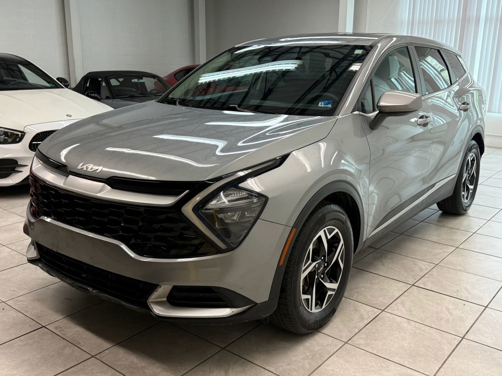 Used 2023 Kia Sportage LX FWD image 3