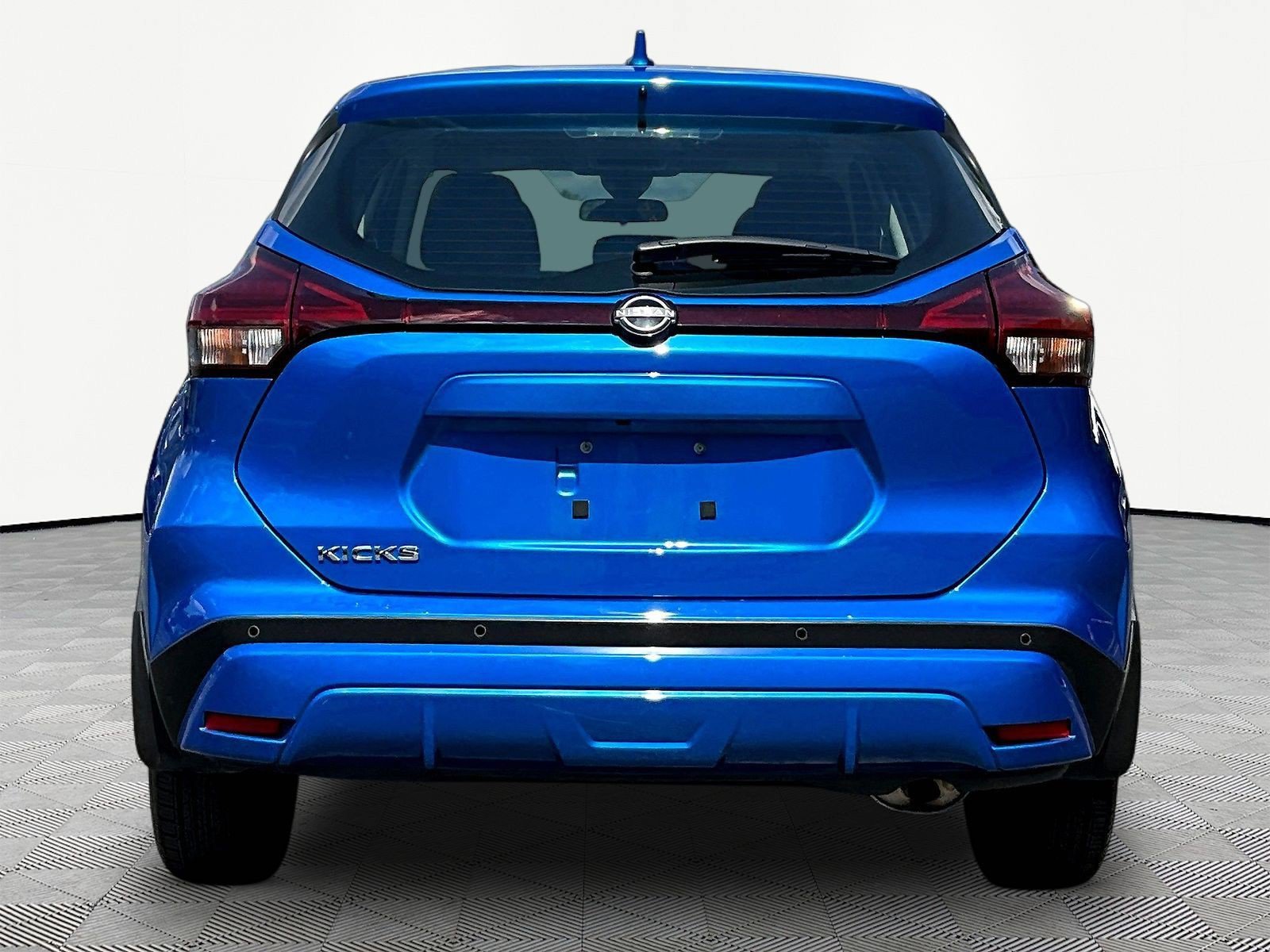 Used 2022 Nissan Kicks S FWD image 5