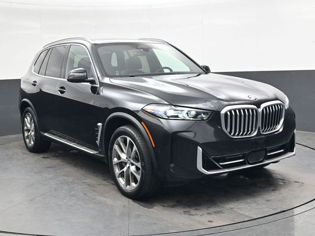 Used 2024 BMW X5 xDrive40i w/ Premium Package image 2