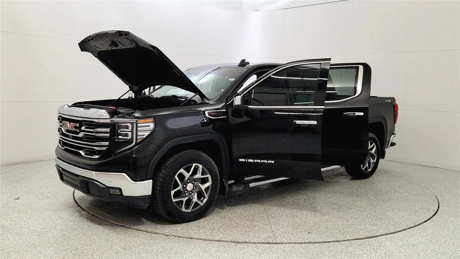 Used 2023 GMC Sierra 1500 SLT w/ SLT Premium Plus Package AWD/4WD image 10