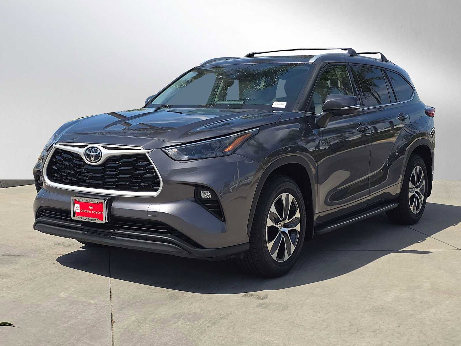 Used 2022 Toyota Highlander XLE image 7