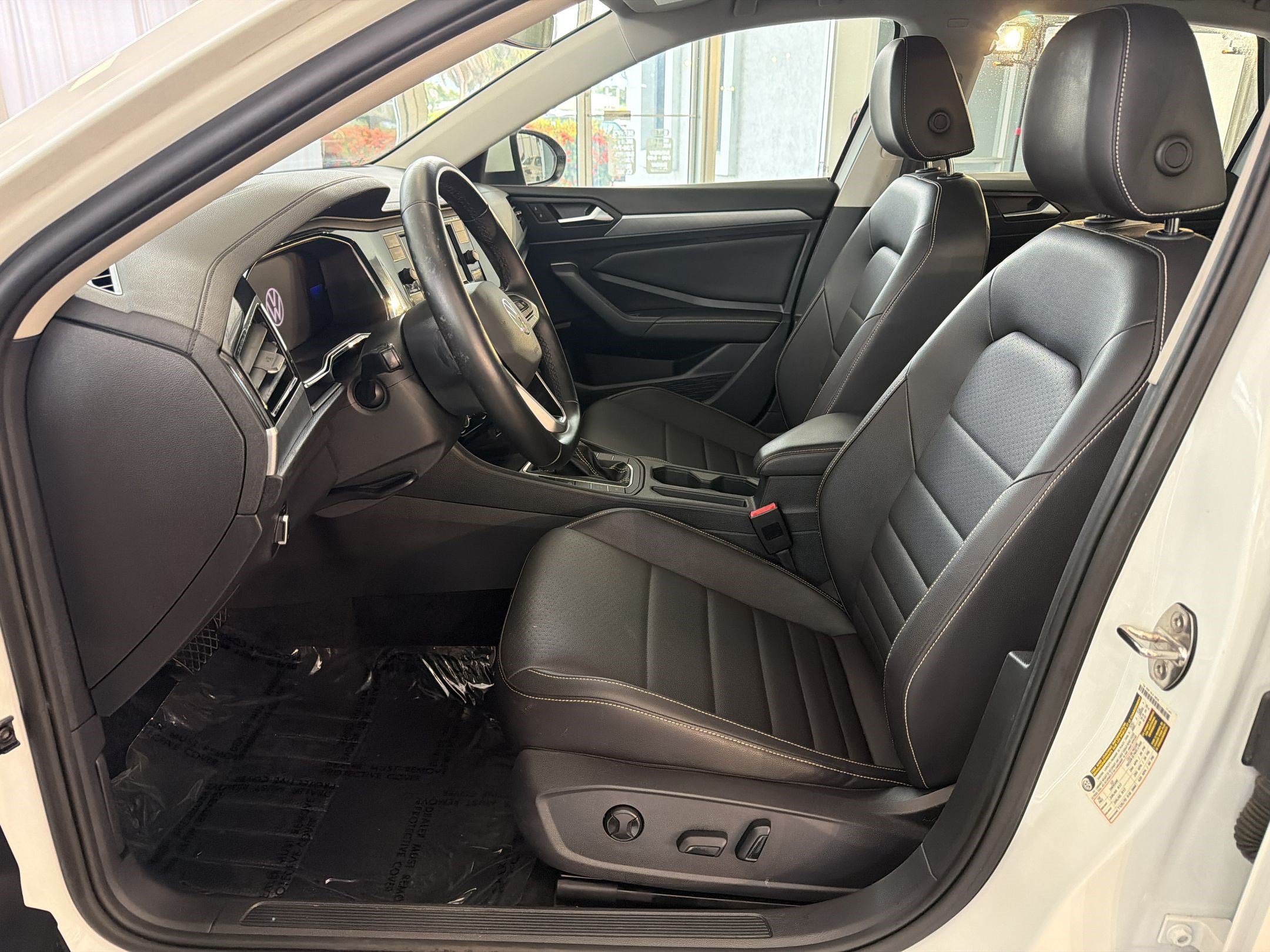 Used 2022 Volkswagen Jetta SE FWD image 5