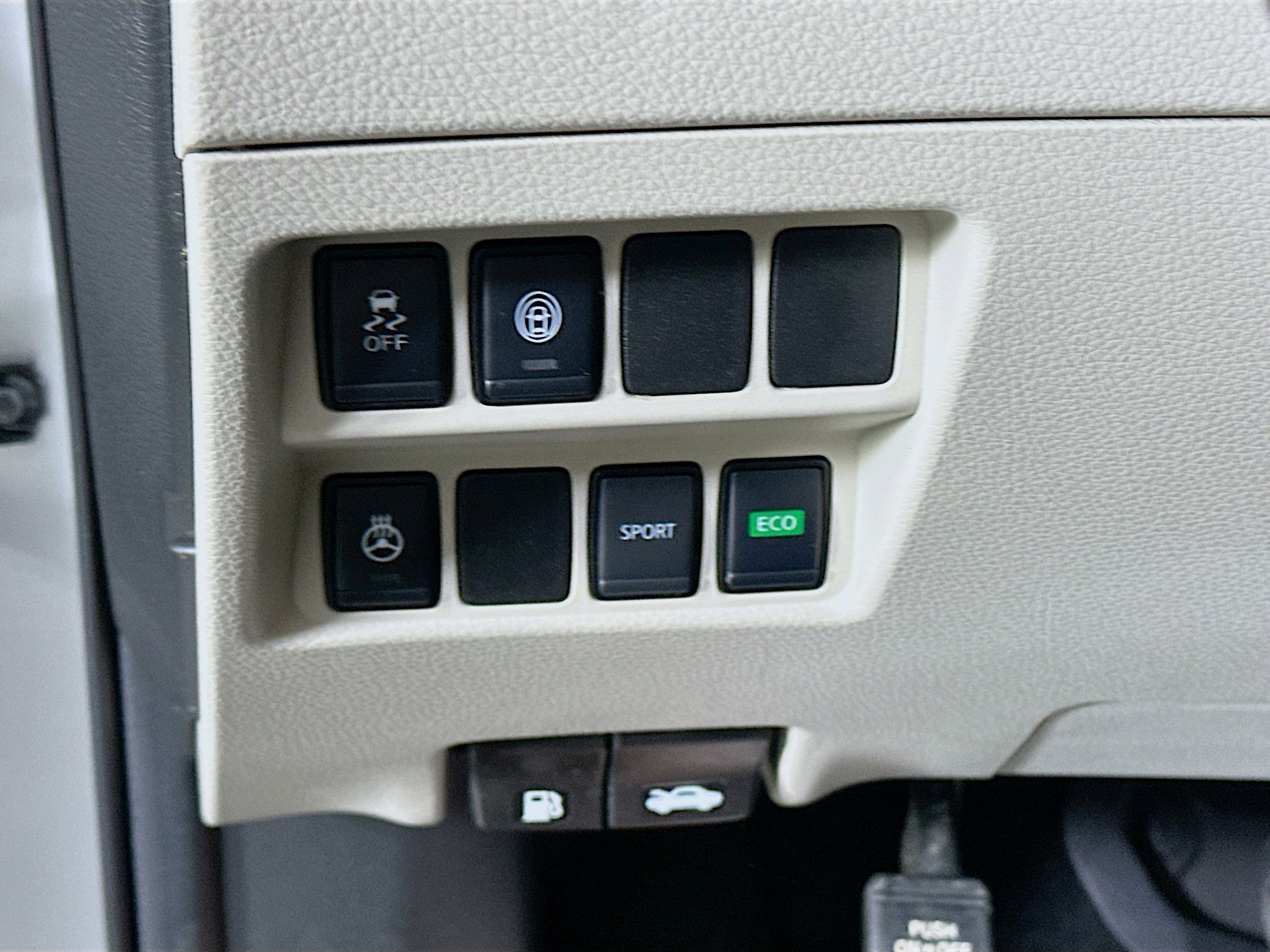 Used 2022 Nissan Rogue Sport SV image 16