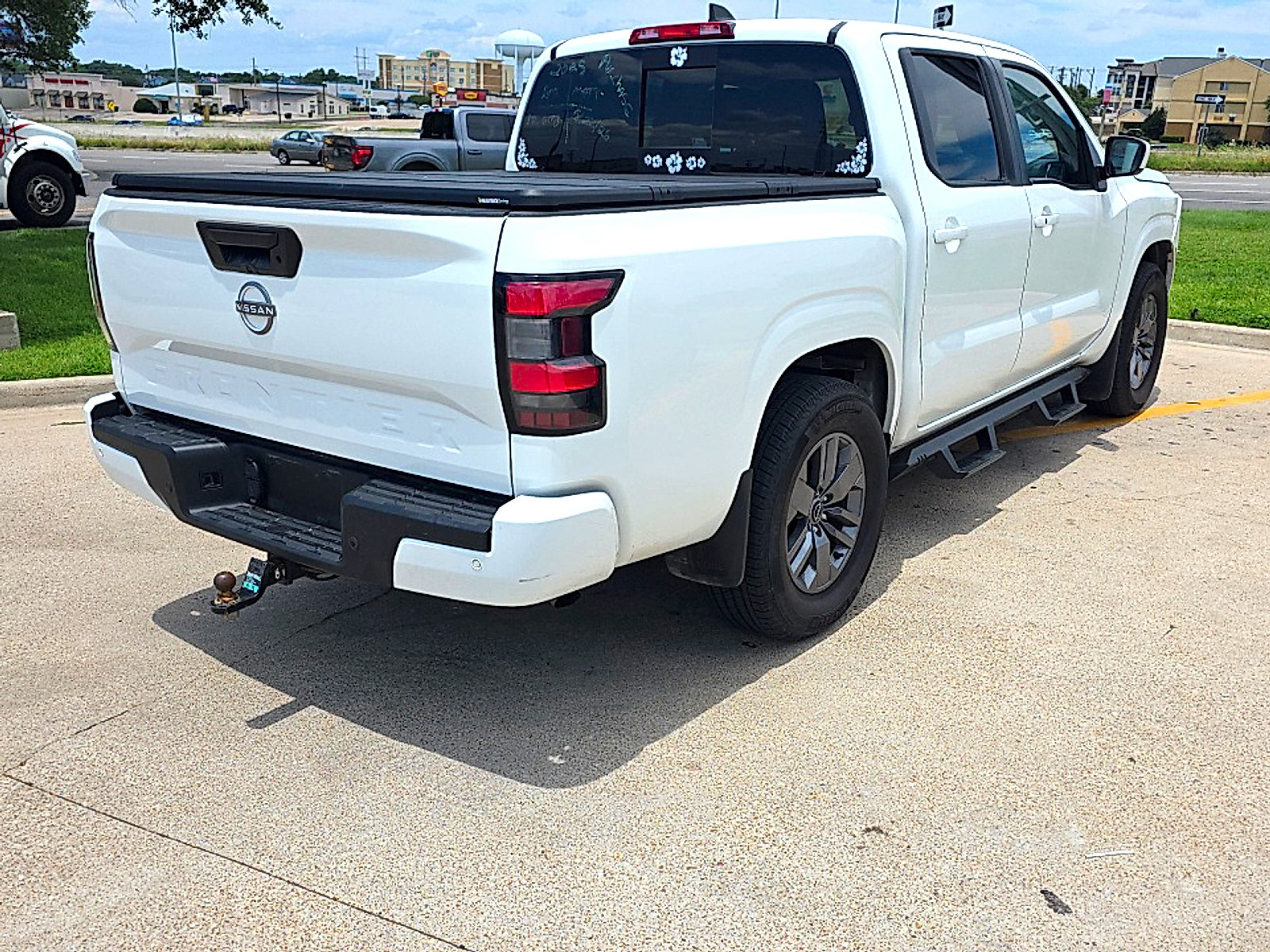 Used 2025 Nissan Frontier SV w/ SV Convenience Package RWD image 5