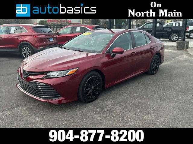 Used 2020 Toyota Camry LE image 1