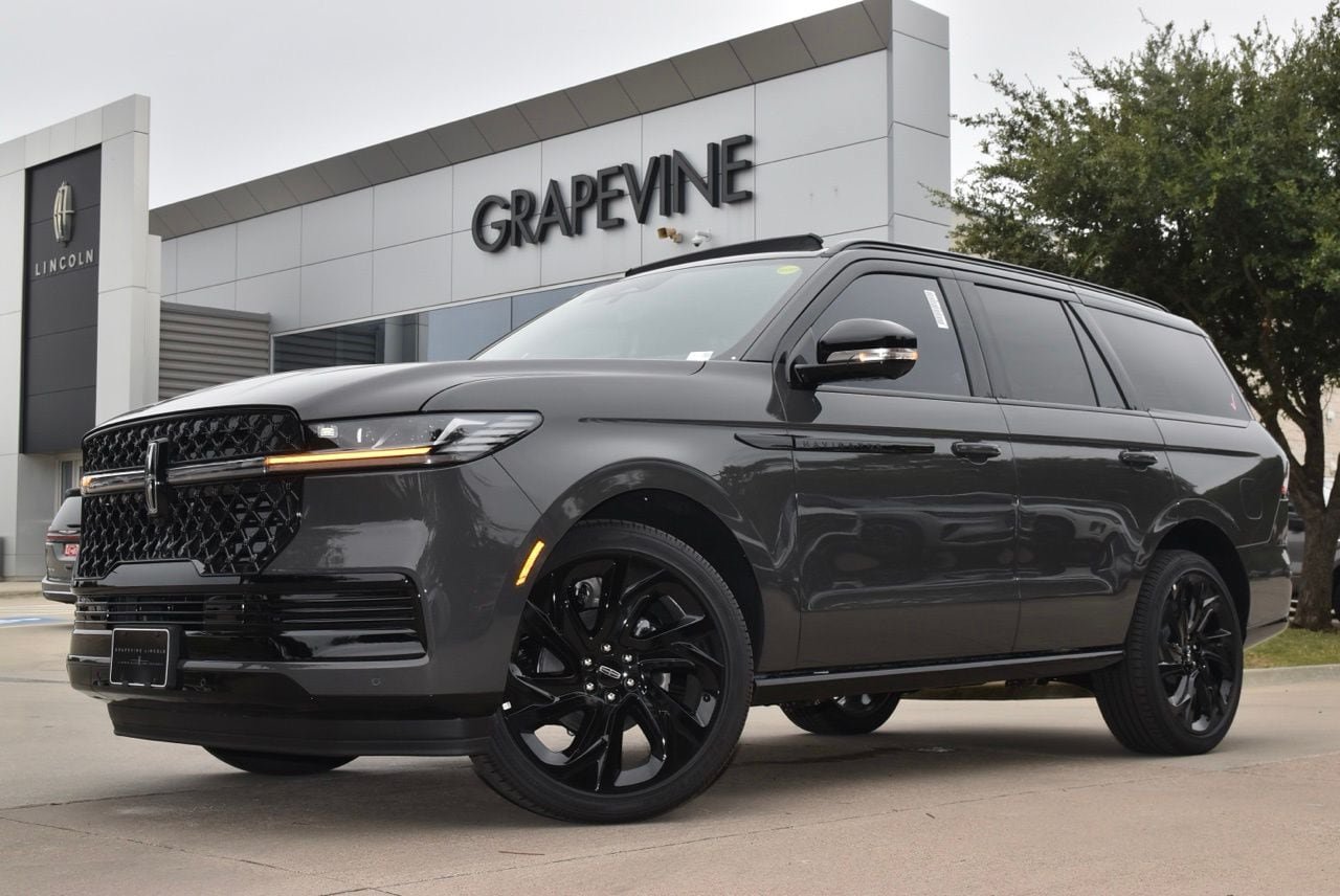 New 2026 Lincoln Navigator Black Label AWD/4WD image 1