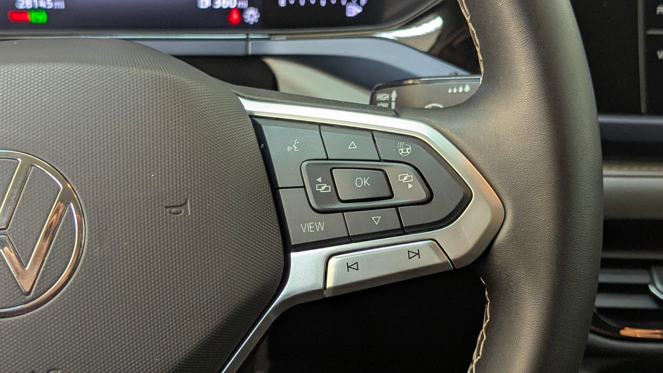 Used 2024 Volkswagen Taos SE image 25