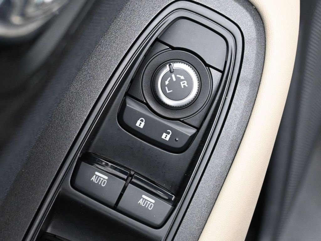 Used 2020 Subaru Outback Premium image 12