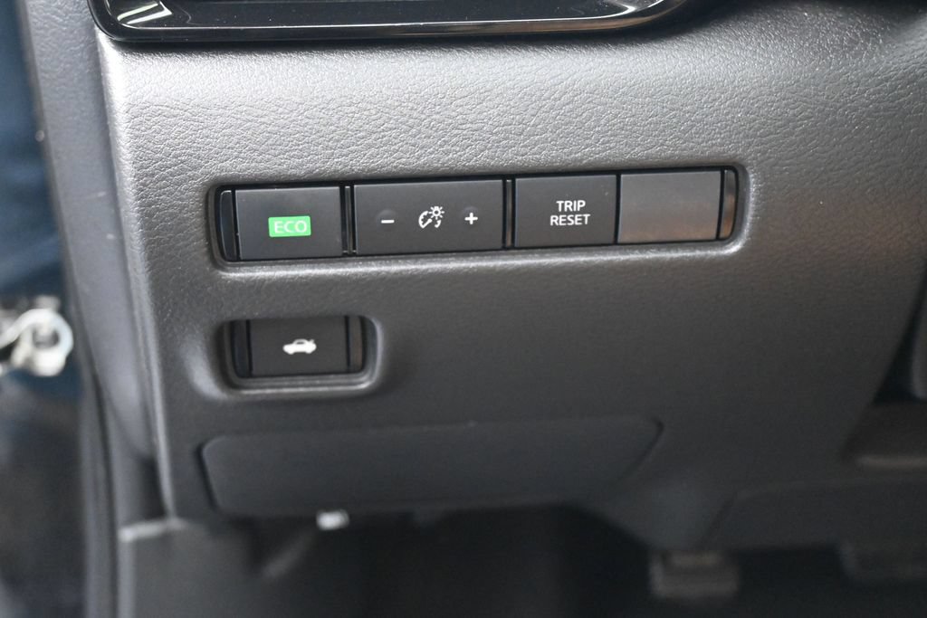 Used 2023 Nissan Sentra SV w/ SV Premium Package FWD image 16